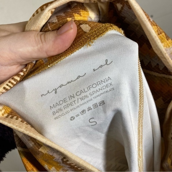 Niyama Sol Kilim Barefoot Legging - Picture 6 of 6